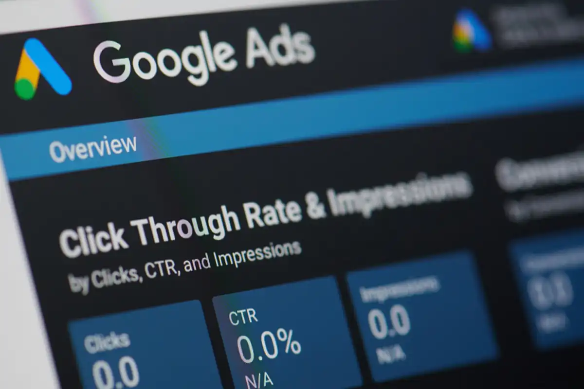 Tabla de Google Ads abierta en un ordenador
