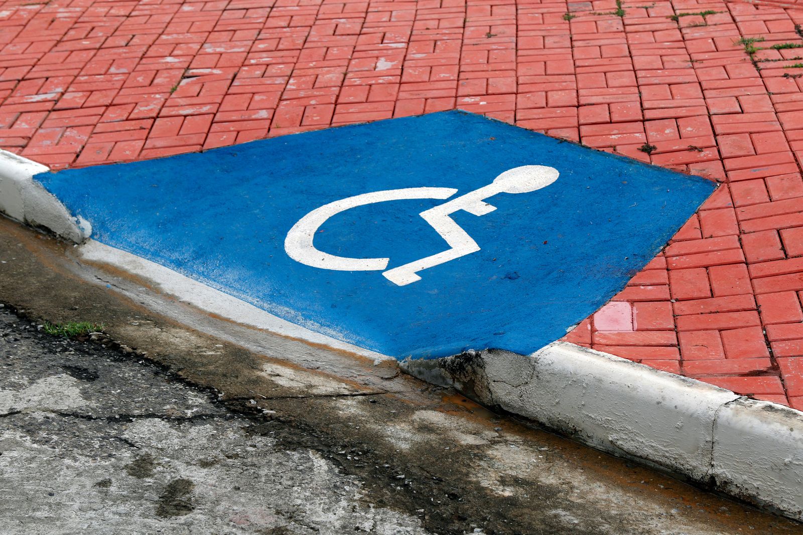 símbolo de accesibilidad como referencia del diseño inclusivo aplicado a productos digitales